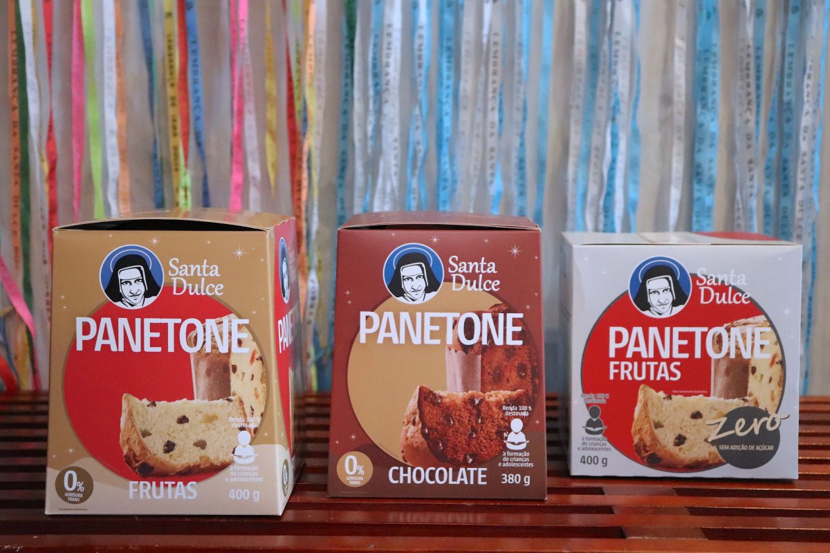 Obras Sociais Irmã Dulce iniciam produção do Panetone Santa Dulce para o Natal 2020