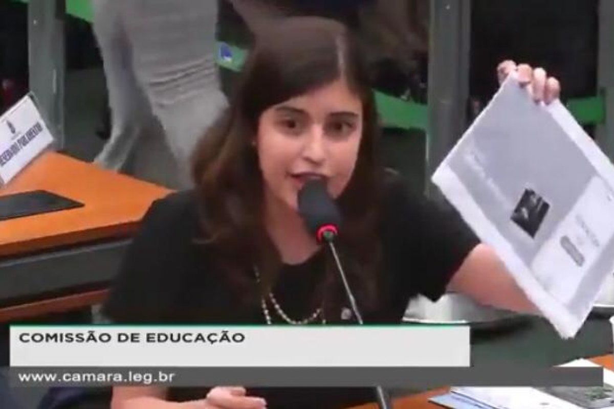 Deputada diz que vai processar ministro da Educação por divulgar telefone pessoal