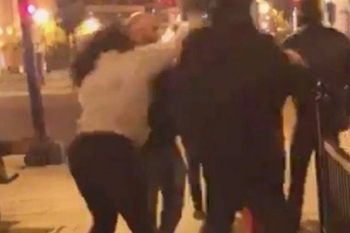 Vídeo: quatro pessoas são esfaqueadas em briga próxima à Casa Branca