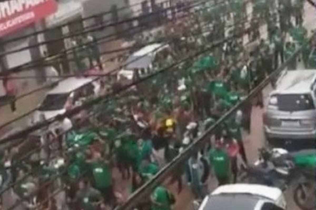 Eleições: evento eleitoral provoca aglomeração e pessoas sem máscara em Ibicoara, na Bahia