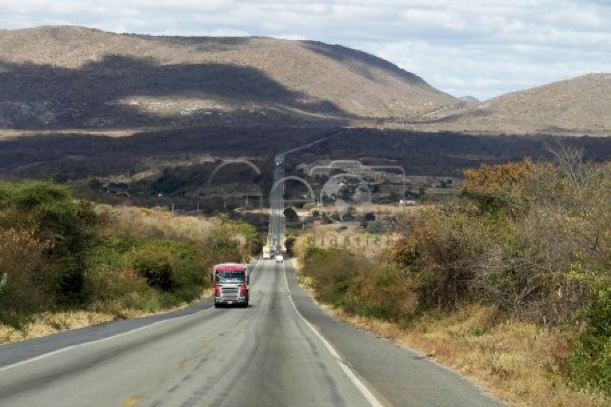 Dnit é condenado pela Justiça a instalar balança de pesagem na BR 242, na Bahia