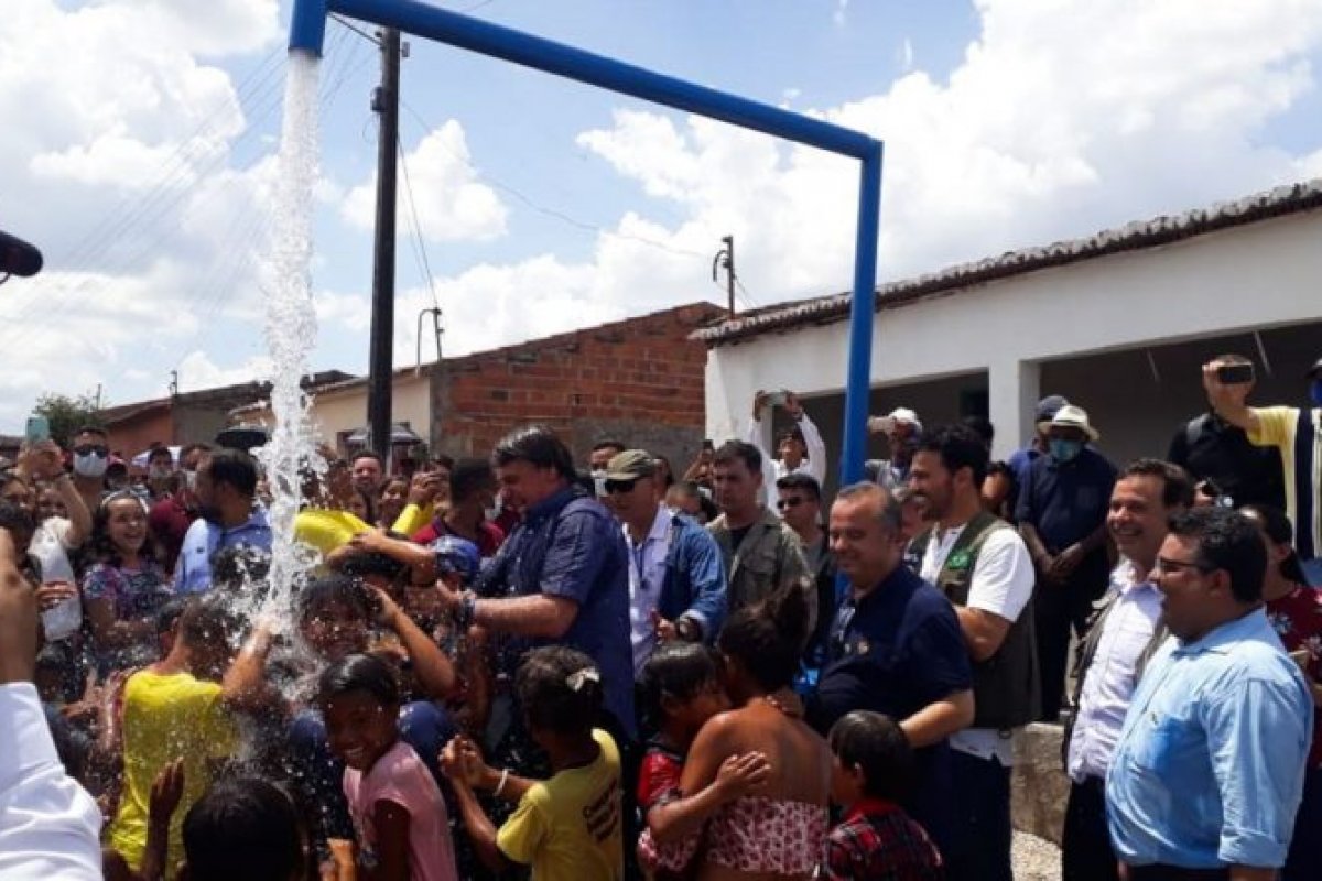 Presidente Jair Bolsonaro inaugura Sistema de Abastecimento de Água em Alagoas