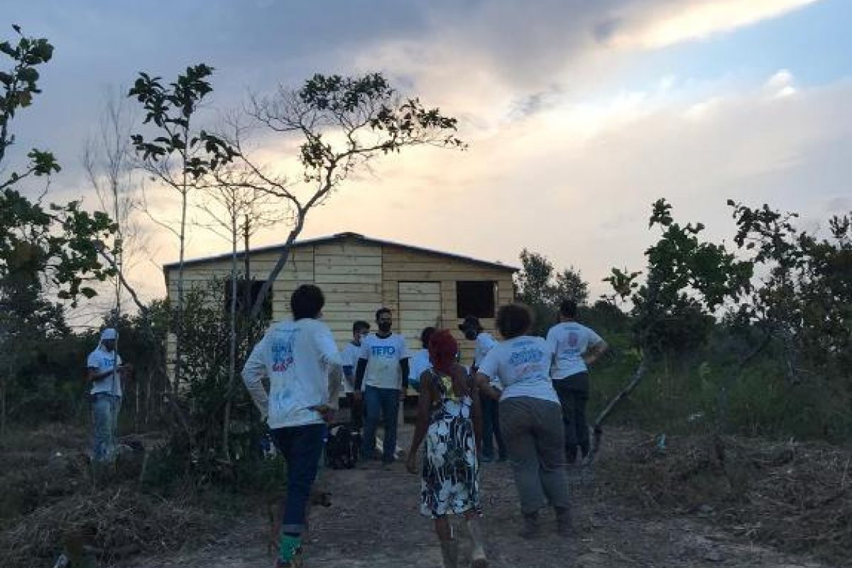 TETO Brasil retoma construção de moradias emergenciais na Bahia