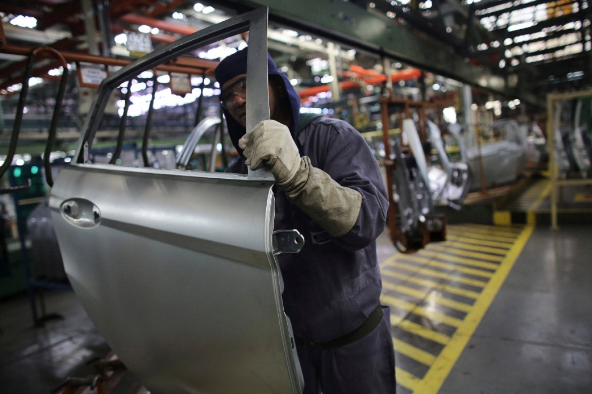 Produção de veículos sobe 7,4% em outubro