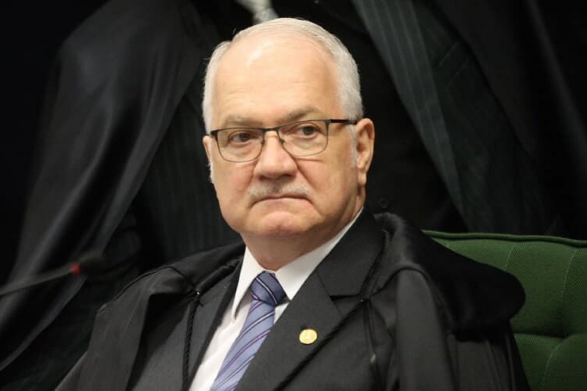 Fachin envia ao plenário do STF pedido de Lula para anular condenação no caso do triplex