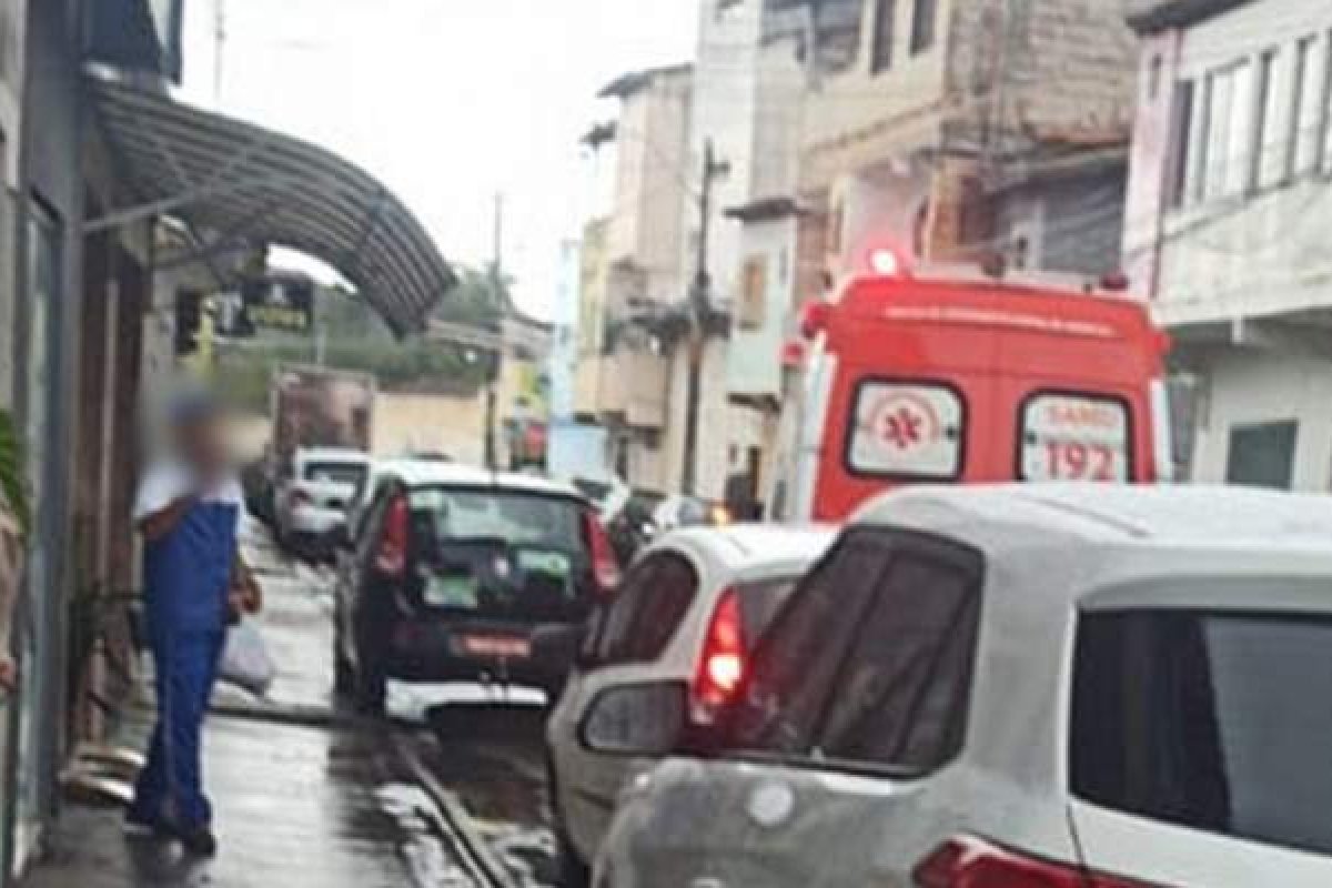 Homem é agredido a pauladas por guardador de carro em Teixeira de Freitas