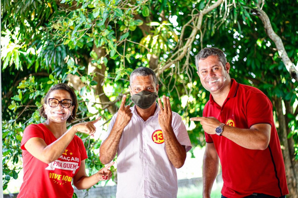 Camaçari: candidato de Isidório retira candidatura e declara apoio a Ivoneide Caetano