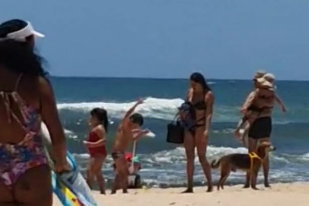 Vídeos: "ACM Neto é um monstro", diz mãe cujo filho de quatro anos foi retirado da praia