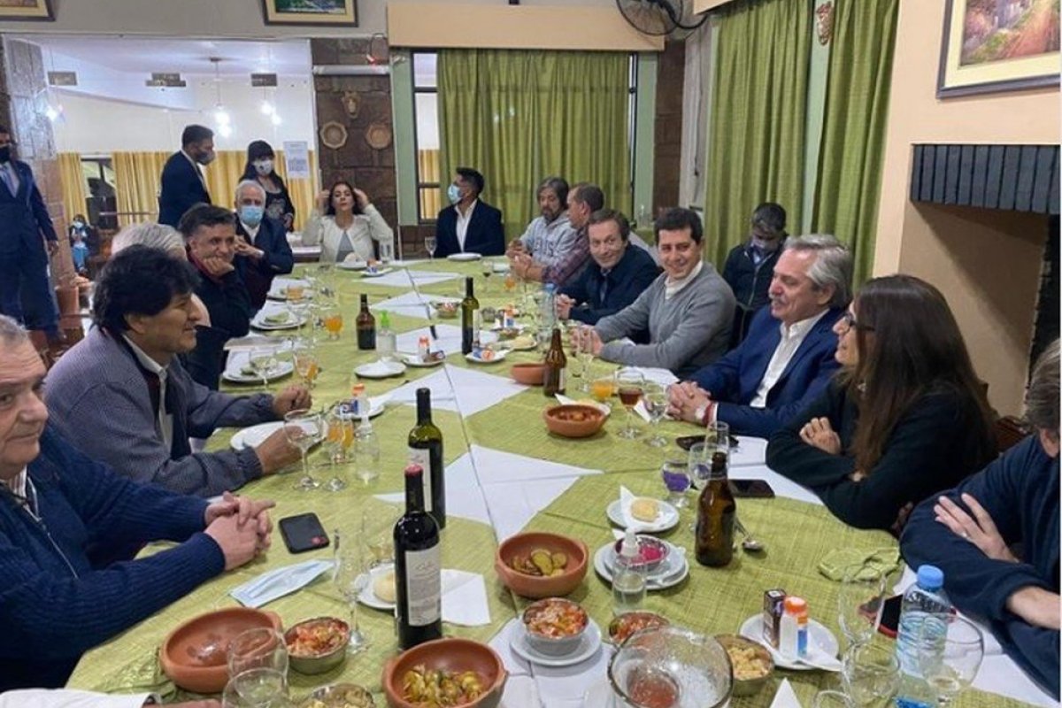 Evo Morales deve voltar à Bolívia nesta segunda-feira (9)