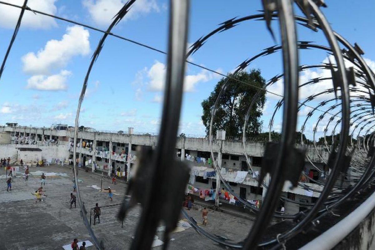 Governo autoriza retomada gradual das visitas presenciais em presídios 