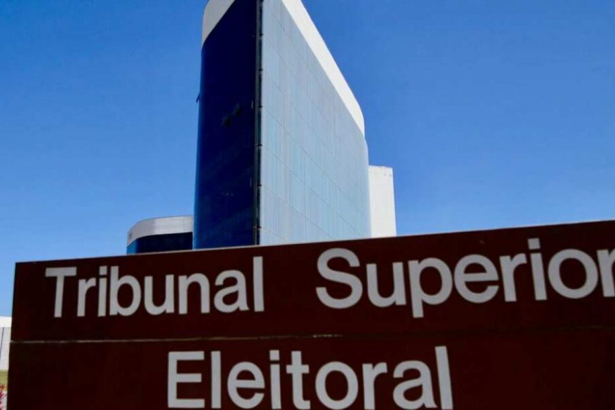 TSE lança campanha 'Fique do lado da democracia', contra a polarização no debate político