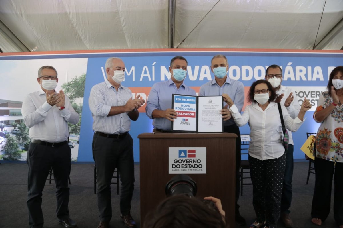 Rui Costa assina ordem de serviço para a construção da nova rodoviária de Salvador