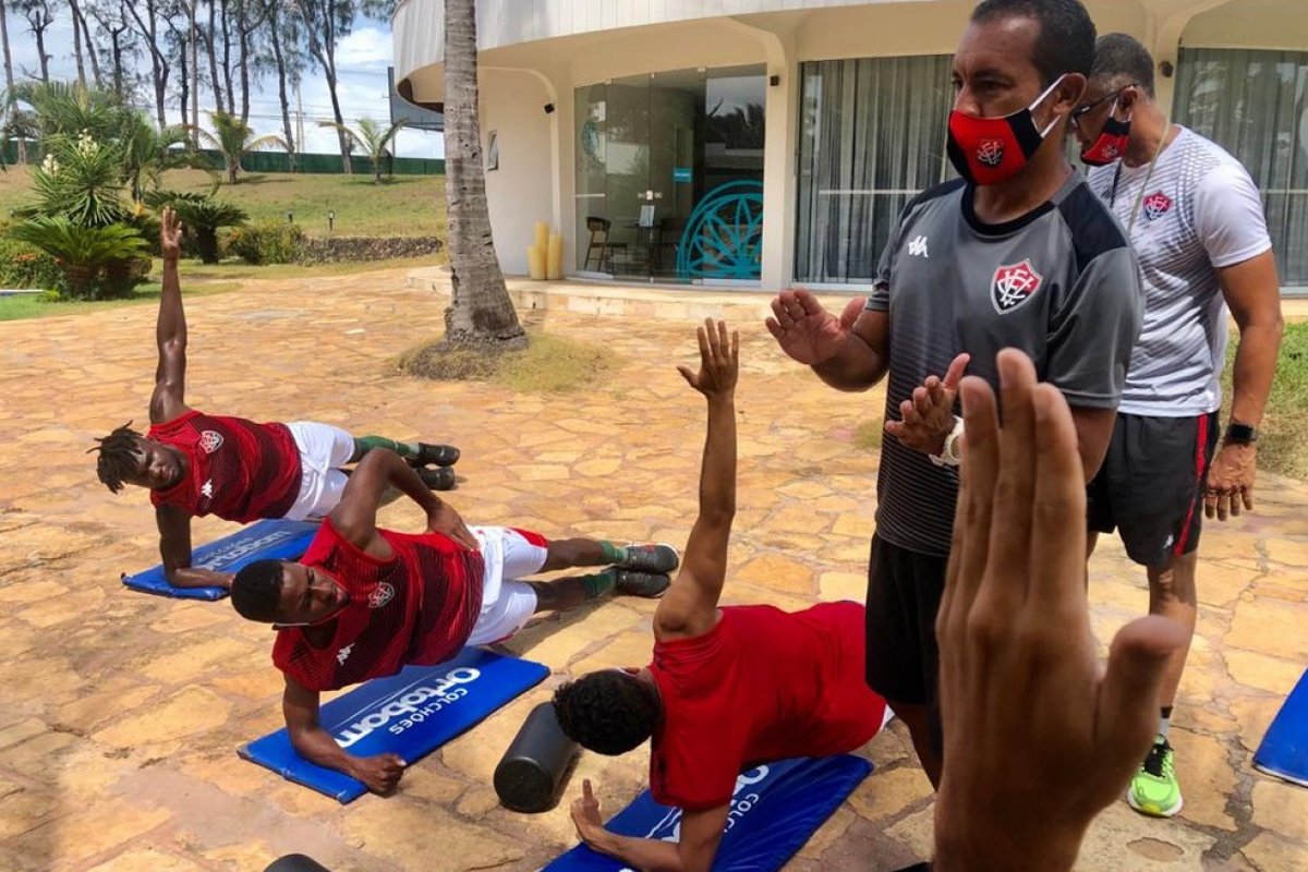 Reservas do Vitória treinam em hotel em São Luís nesta segunda-feira (9)