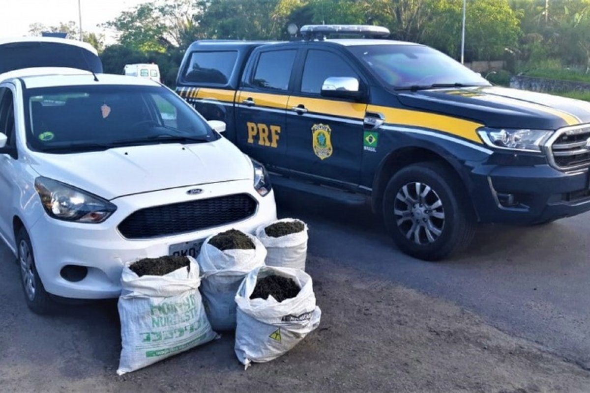 Motorista de aplicativo é preso com 26 kg de maconha no sul da Bahia