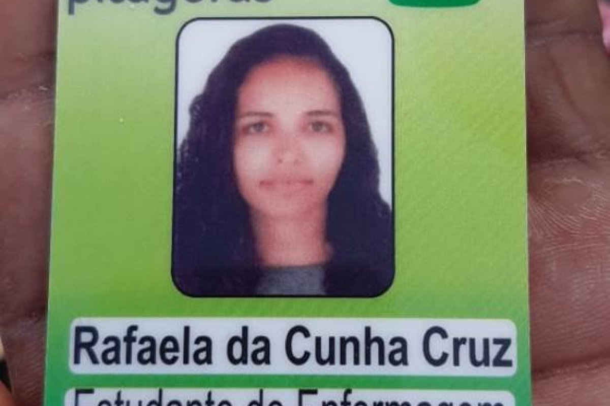 Após colisão entre moto e van na rua do Telegráfo, estudante de enfermagem morre
