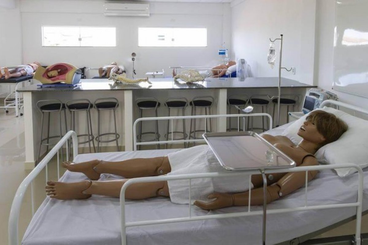 Faculdade oferece bolsas de estudos para curso de Medicina no extremo sul da Bahia