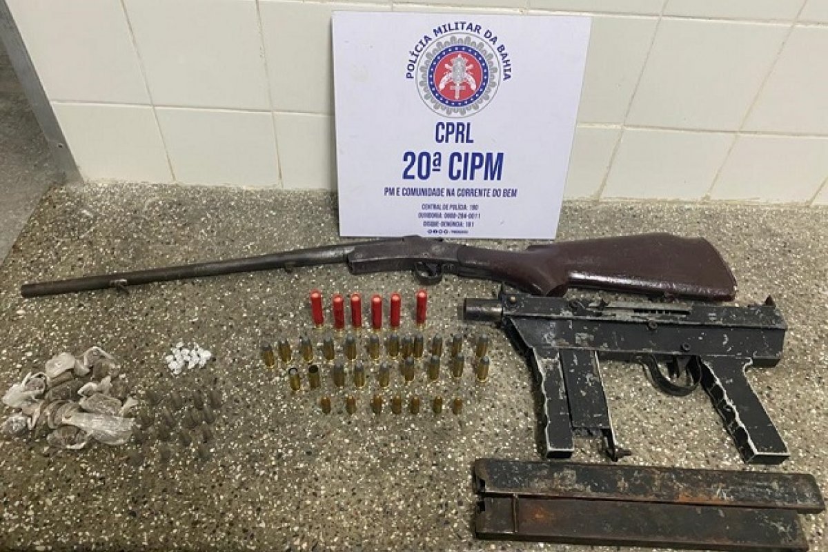 PM apreende submetralhadora, rifle e drogas em Coração de Maria