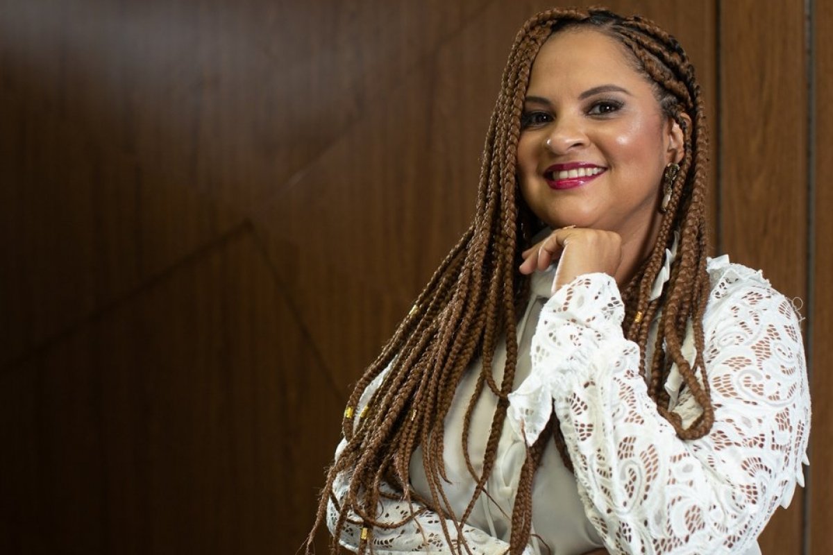 Cirurgiã plástica baiana alerta para efeito do racismo na medicina estética