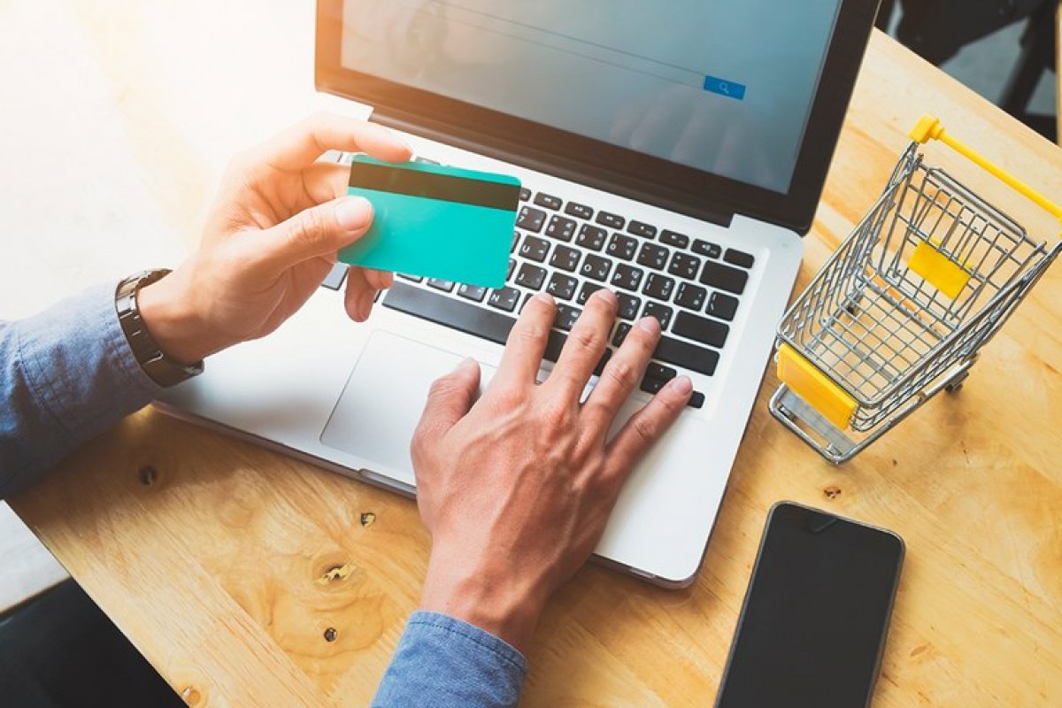 Pesquisa indica que 45% da classe C têm preferido comprar pela internet durante pandemia