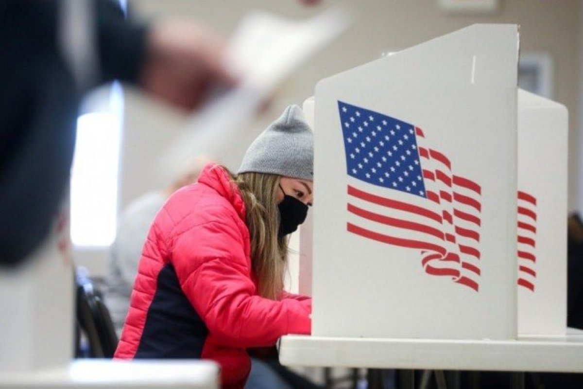 Vídeo: Noticiário norte-americano afirma que houve fraude na contagem dos votos para as eleições presidenciais