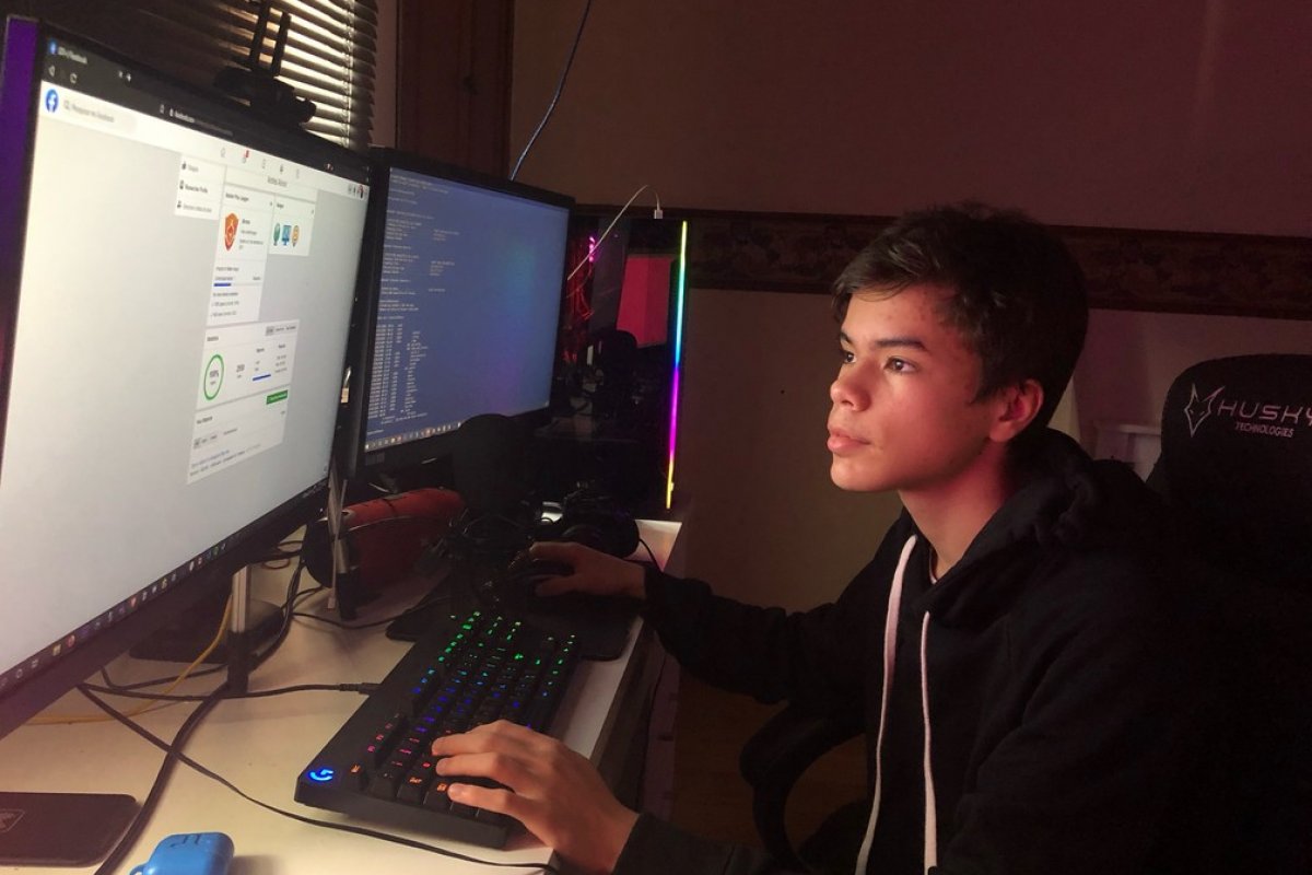 Adolescente ganha R$ 130 mil após ajudar o Facebook a corrigir falha no Instagram