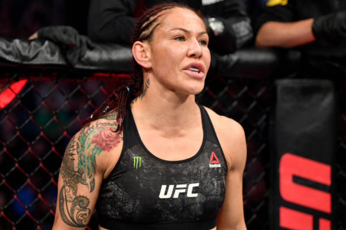 Cris Cyborg dá indícios que está fora do UFC