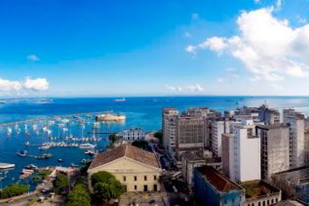 Acordo de reestruturação salarial de servidores públicos é firmado na Bahia