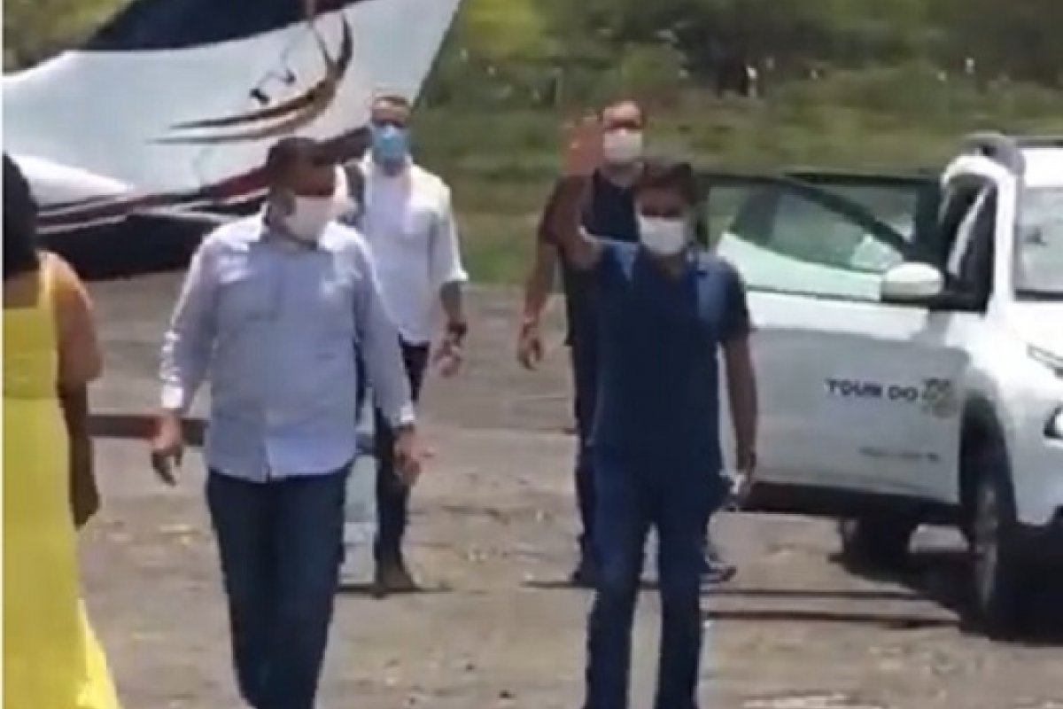 ACM Neto é hostilizado em Jacobina