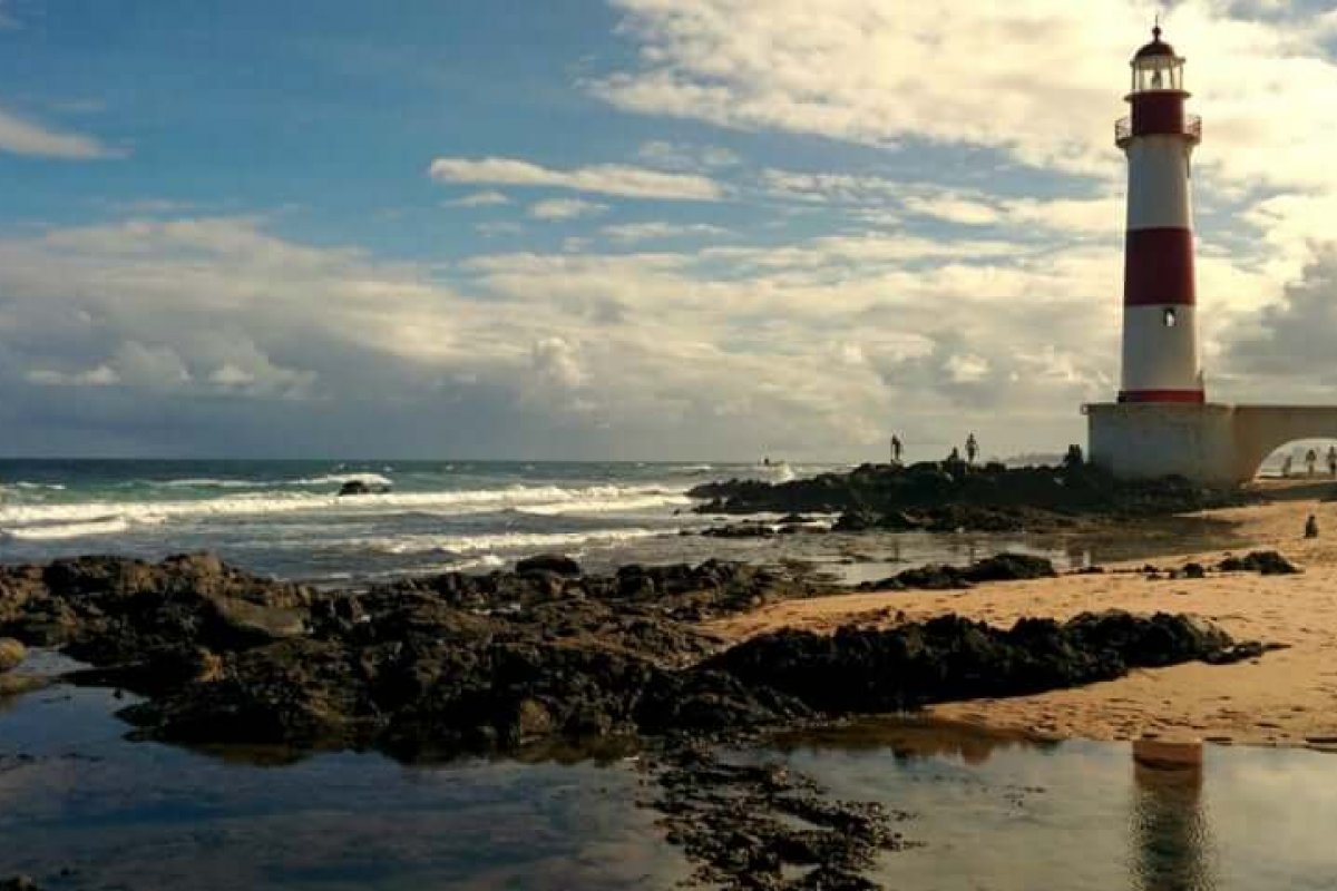 Praias são taxadas como impróprias para banho no litoral da Bahia