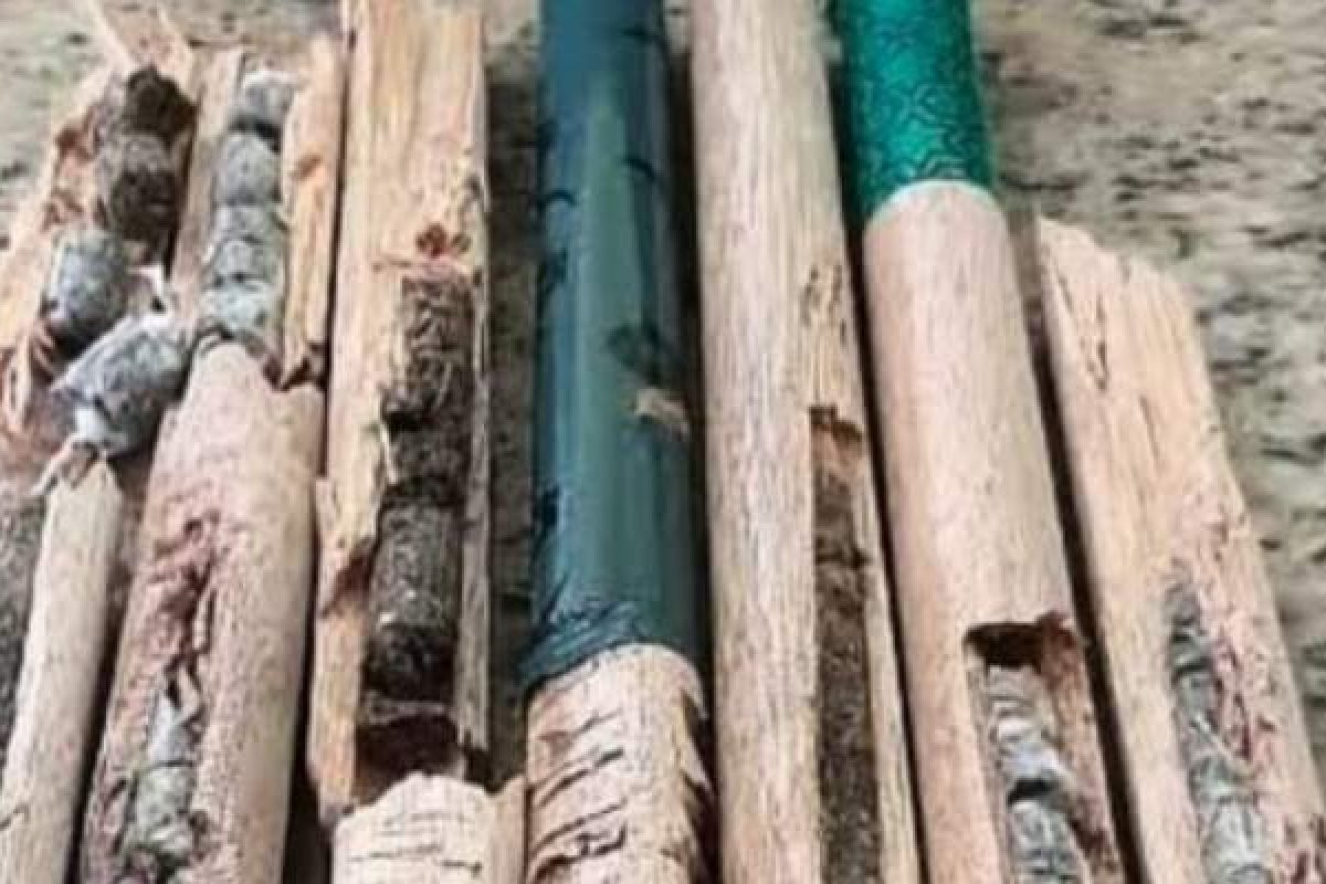 Polícia encontra drogas dentro de vassoura em Feira de Santana