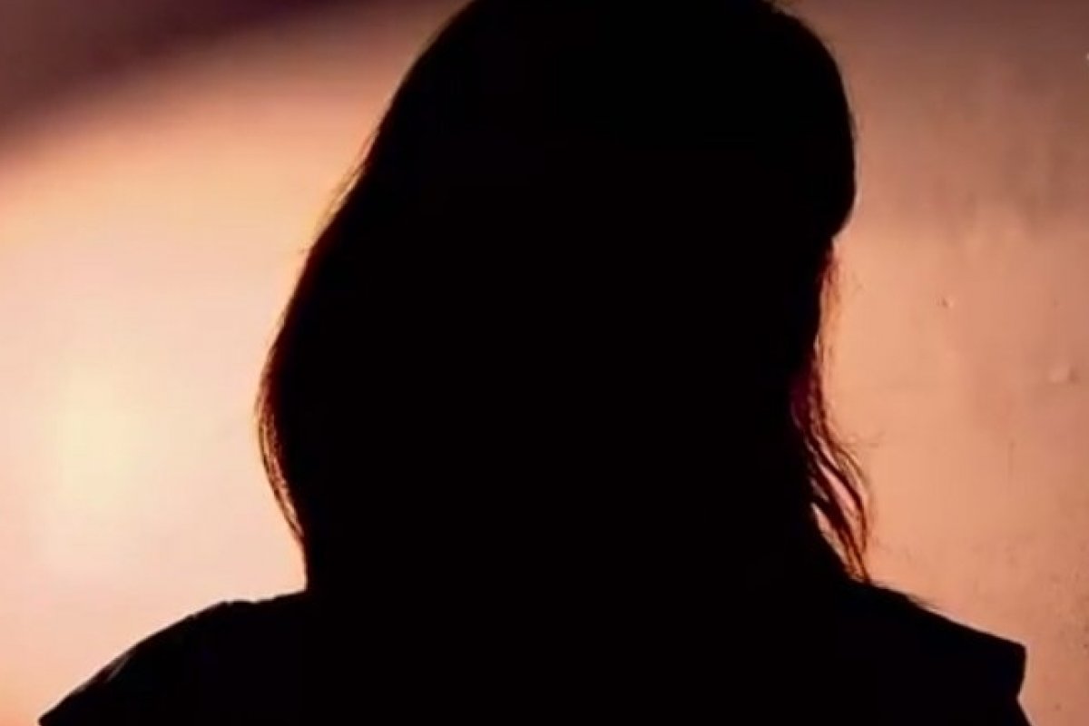 Mulher sequestrada encontra família biológica 35 anos depois