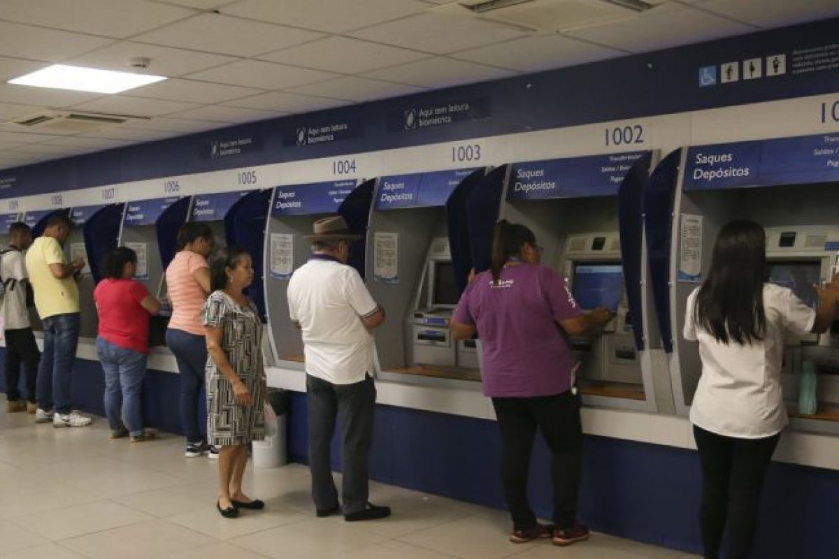 Auxílio: Caixa abre mais de 770 agências neste sábado (14)