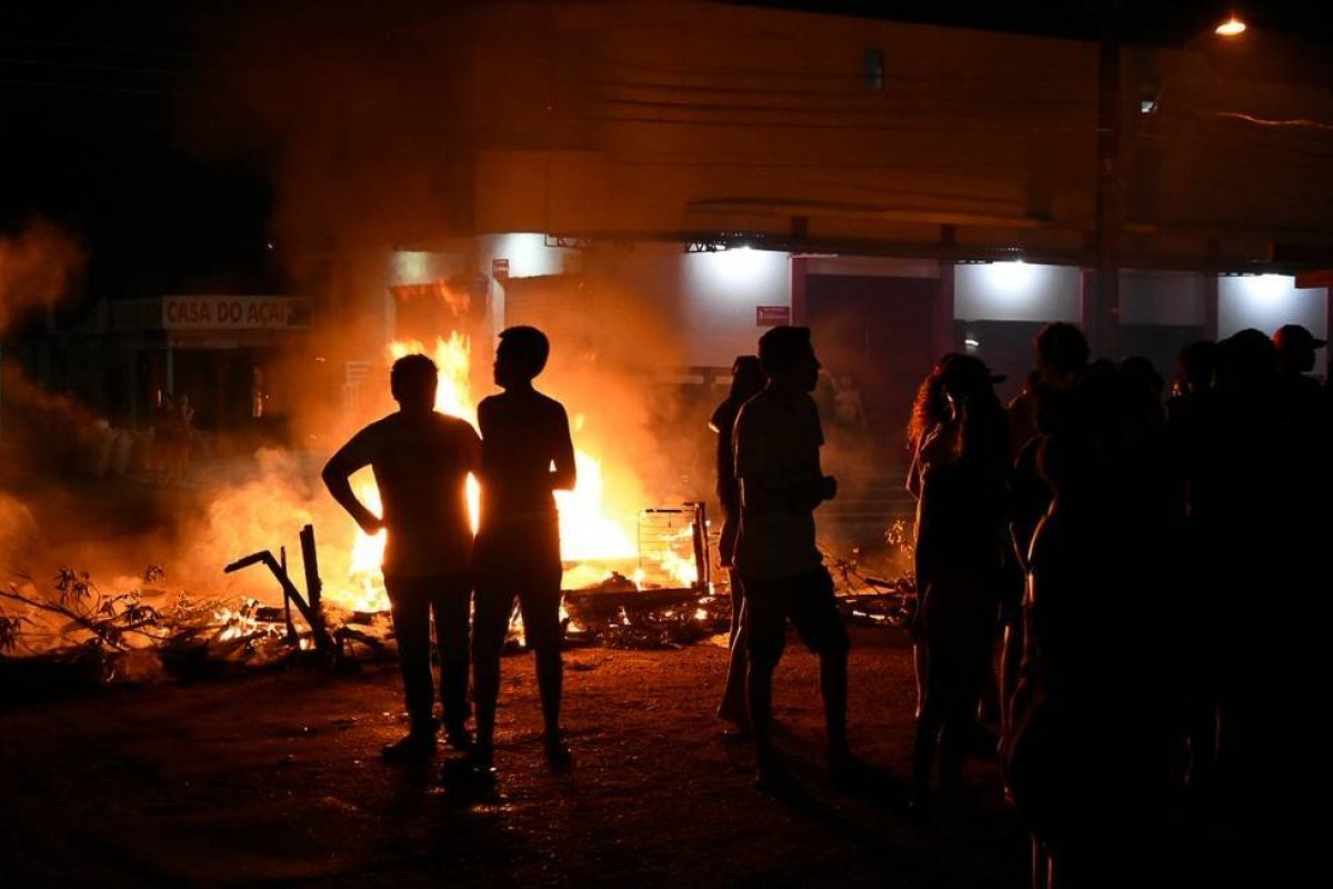 Justiça manda governo reforçar auxílio emergencial no Amapá
