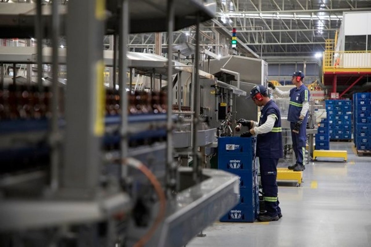 Ambev abre vagas de emprego na Bahia e Pernambuco