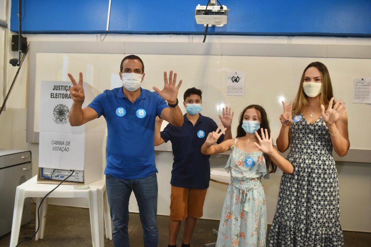 "Não sou candidato fabricado às vésperas das eleições”, disse Bruno Reis