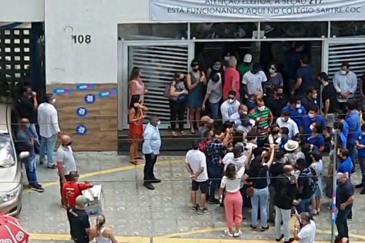 Vídeo: ACM Neto e Bruno Reis fazem aglomeração no Itaigara, em Salvador
