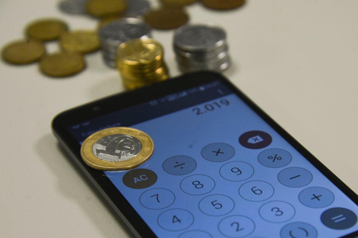 Uso contínuo do cheque especial continua alto, alerta Banco Central