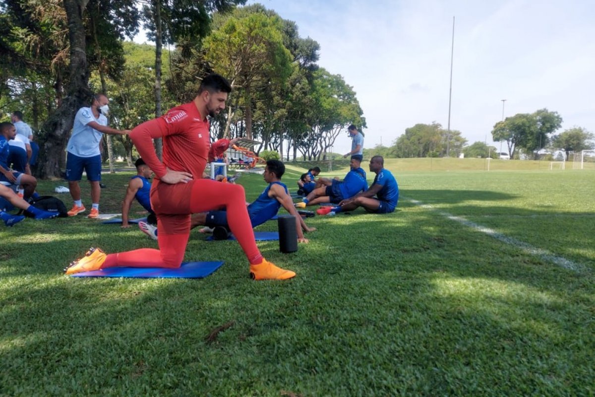 Bahia pode abrir oito pontos da zona de rebaixamento caso vença Coritiba fora de casa nesta noite