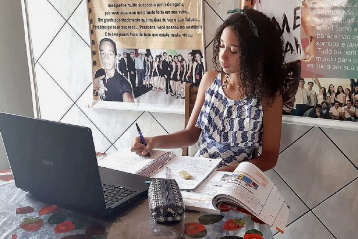 Enem 100%: aula virtual de Química será realizada nesta terça (17)