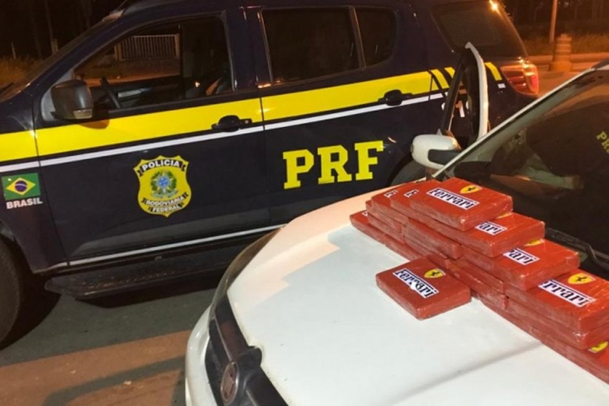 Casal é preso em flagrante com 20 quilos de cocaína na BR-110