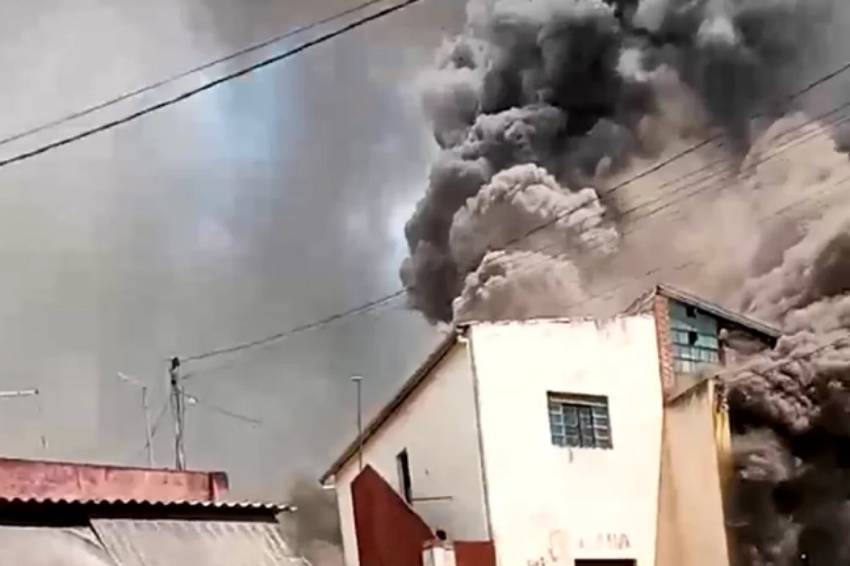 Vazamento de produto químico produz fumaça tóxica em Lagoa Santa