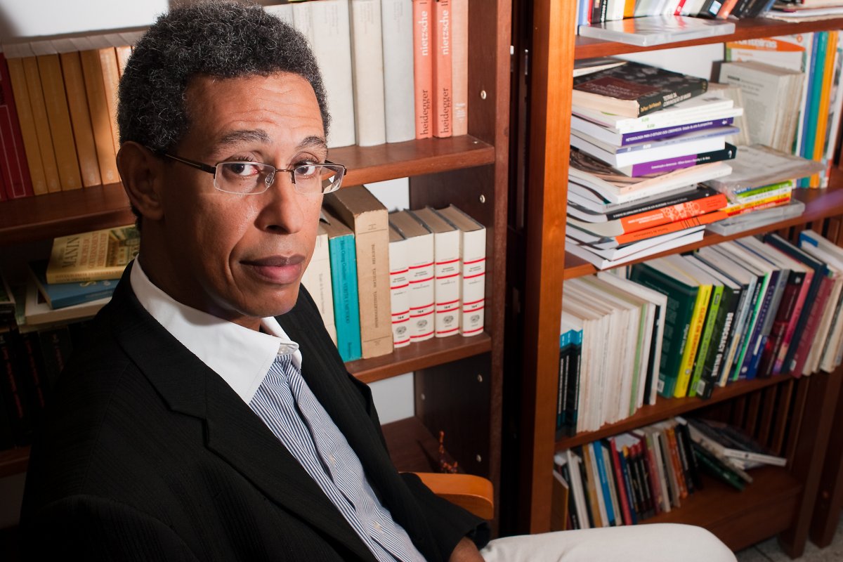 Professor Wilson Gomes lança livro de política on-line