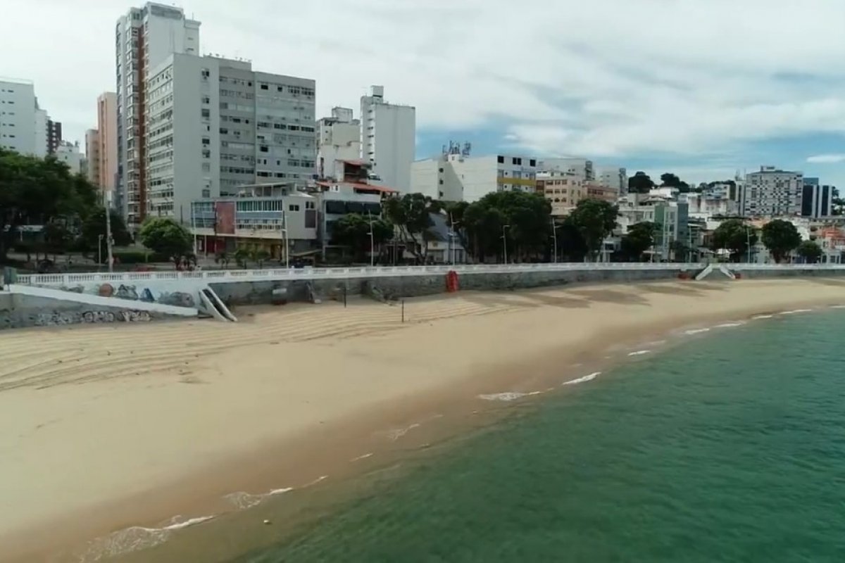 Praia do Porto da Barra reabre a partir desta terça-feira (17)