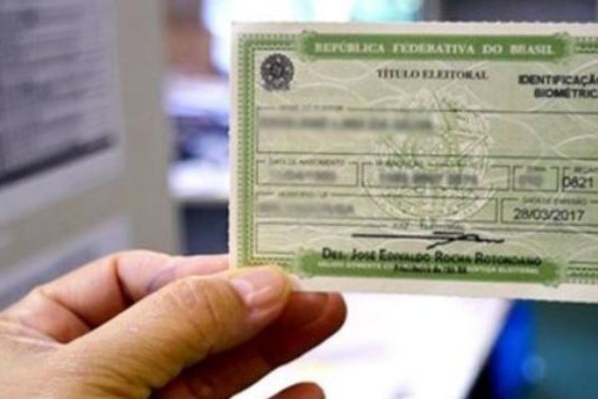 Eleitores podem ser presos a partir das 17h desta terça-feira (17)