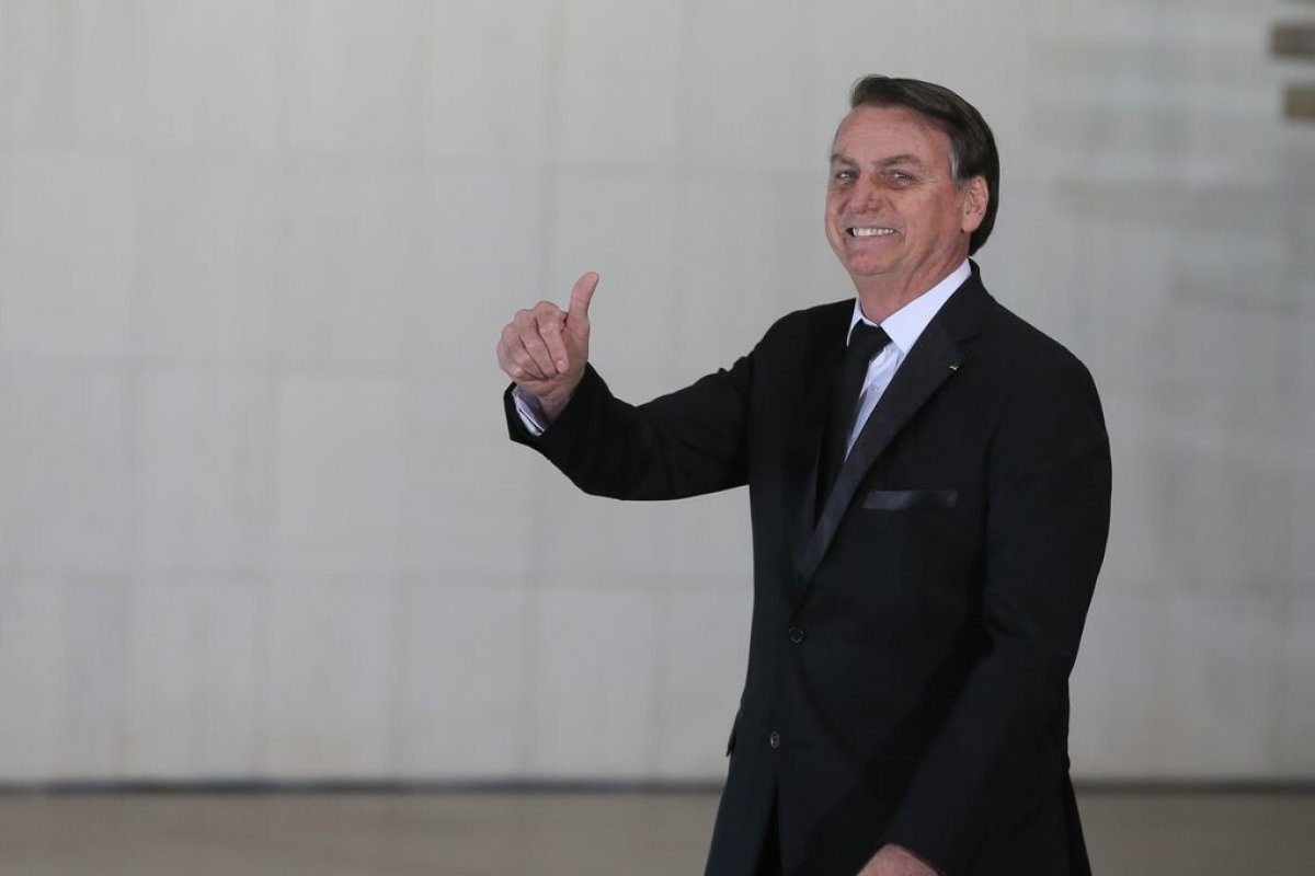 Bolsonaro participa de cúpula do Brics nesta terça-feira