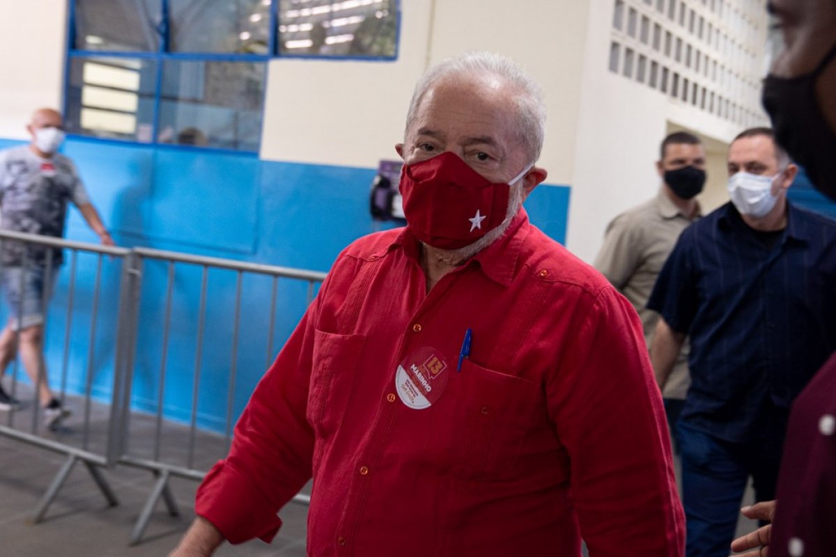 Lula será vizinho de Emílio Odebrecht em Condomínio de Lauro de Freitas