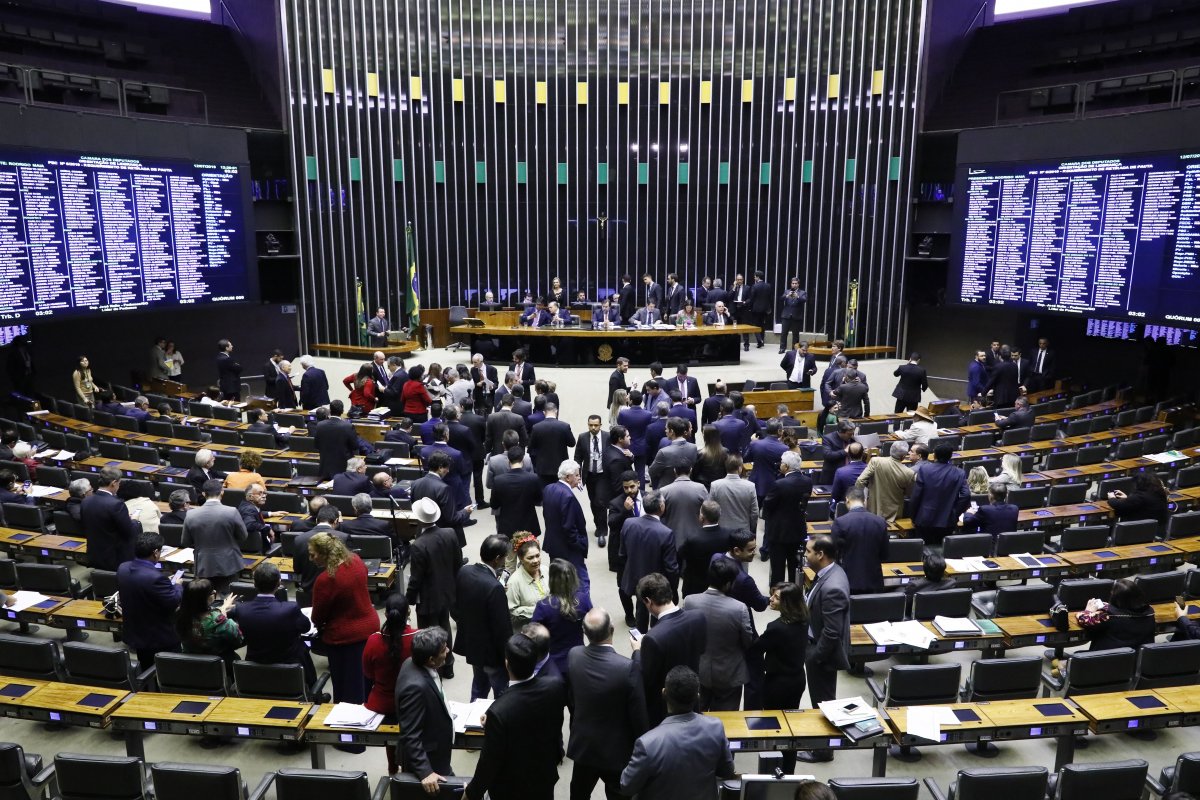 Previdência em 2º turno pode ser votada em Plenário nesta terça-feira (6)