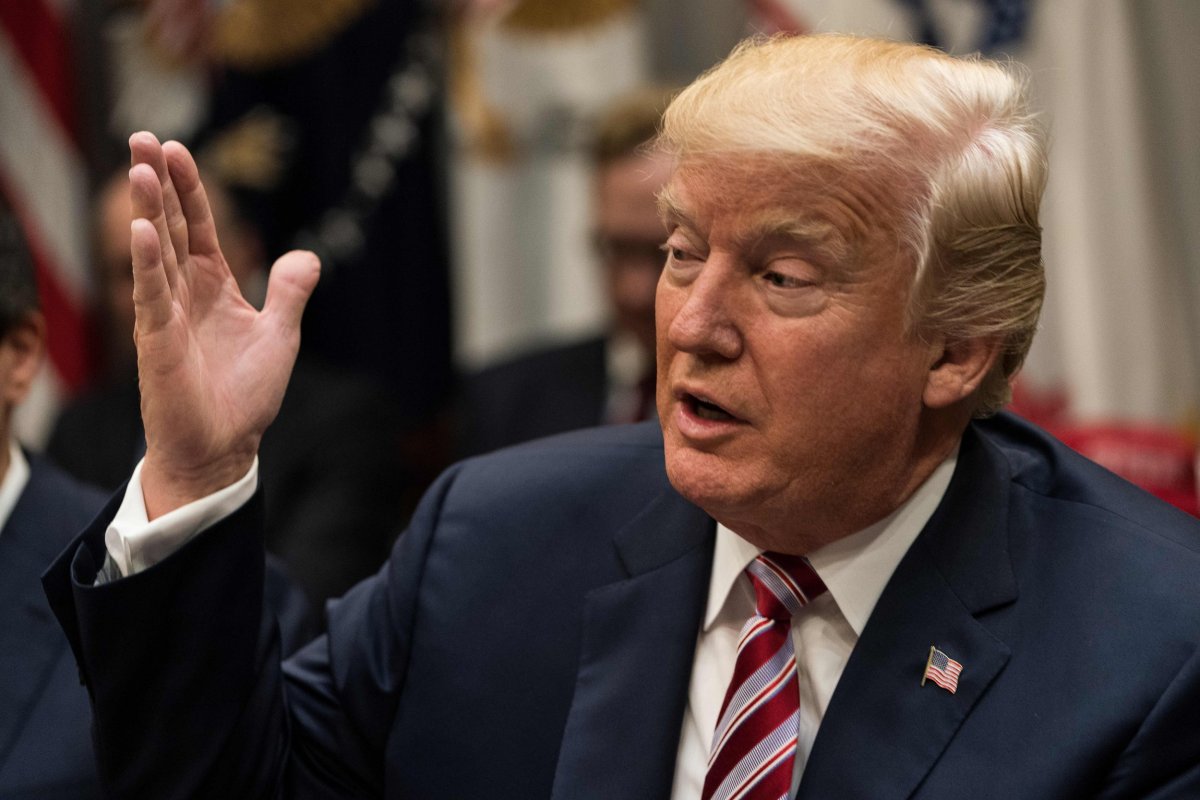 "Ódio" não tem lugar nos EUA, diz Trump após dois tiroteios que provocaram 29 mortes