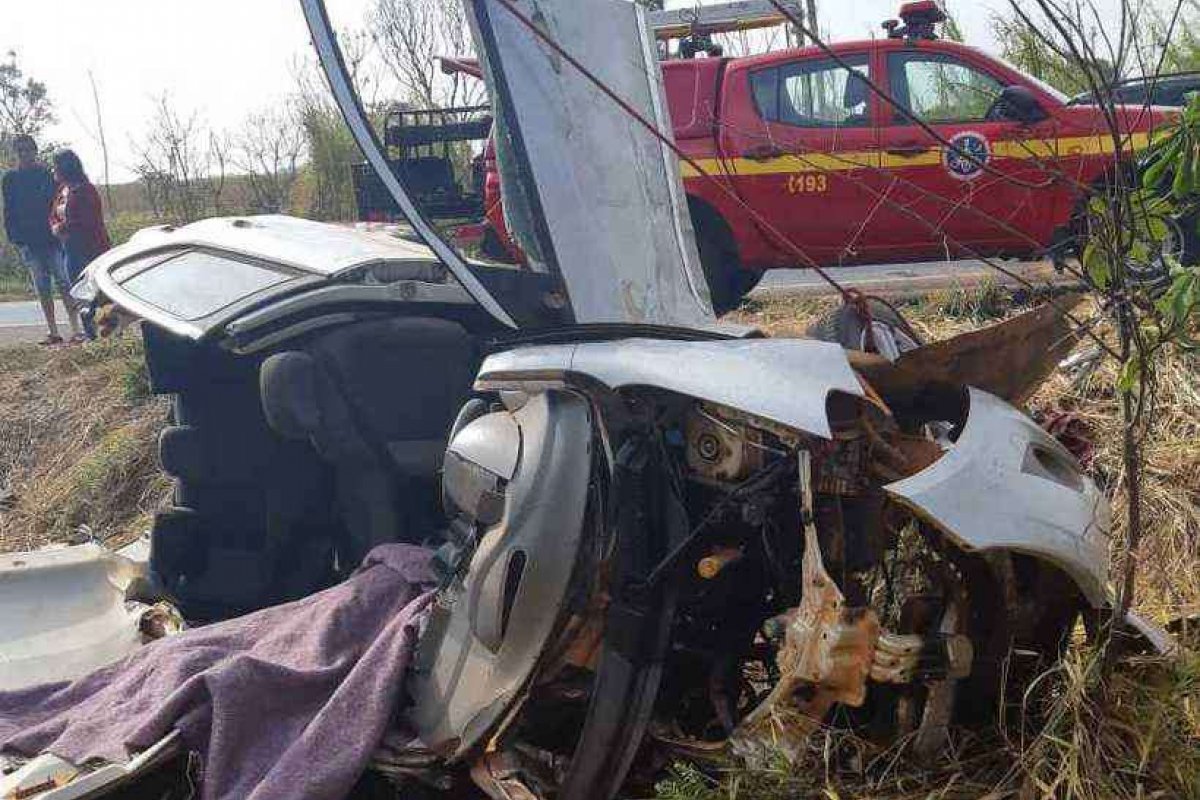 Acidente na BR- 365 deixa dois mortos e nove feridos