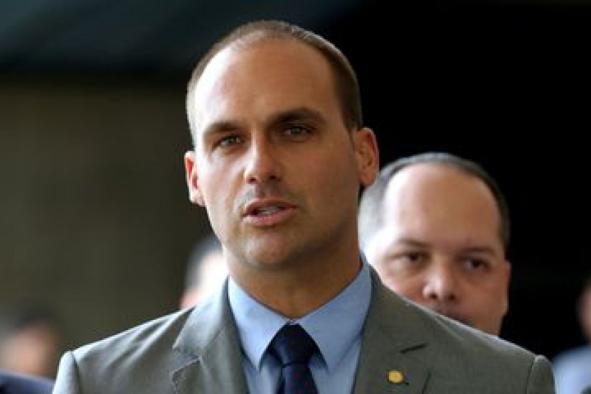 Eduardo Bolsonaro protocola PL pedindo mais segurança eleitoral